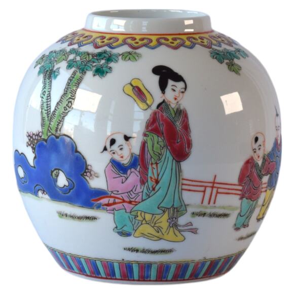 Charming Ceramic Ginger Jar - Handpainted Chinese Vase for Stunning Home Decor - Picture 2 of 10